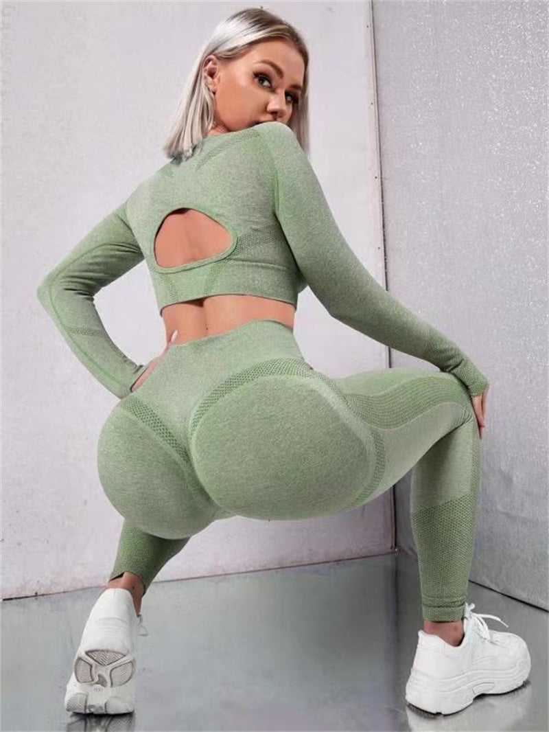 Woman wearing a seamless two-piece gym set