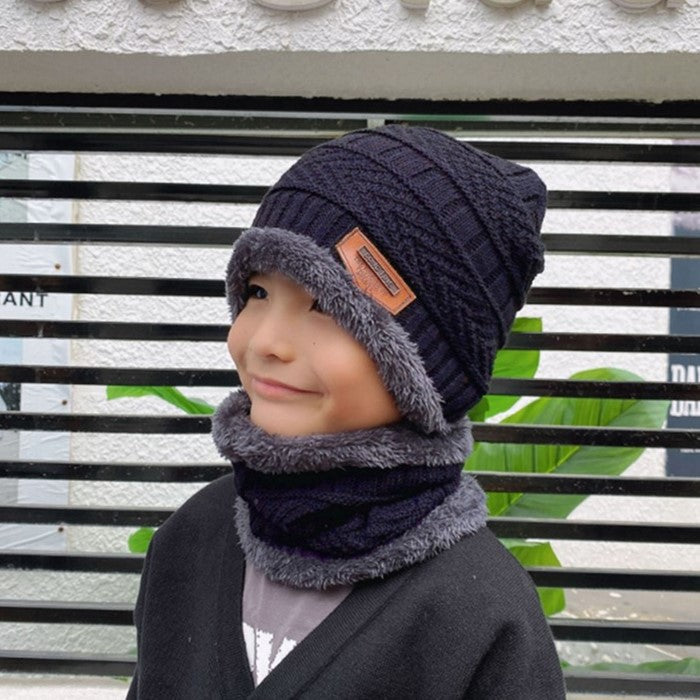 Knitted beanie and neck warmer set
